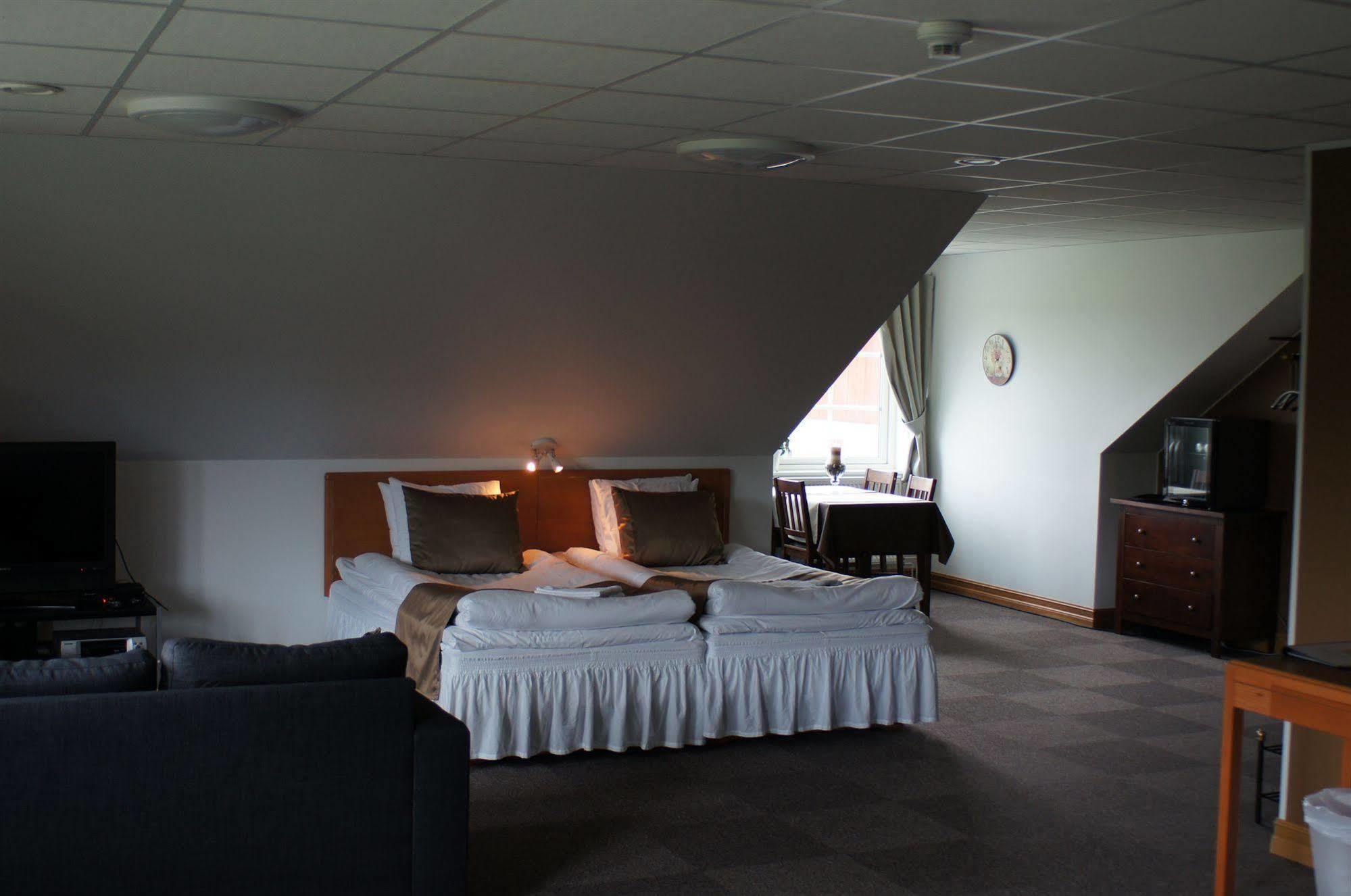 Hoegbo Hotell Skommarsgarden Sandviken Exterior photo